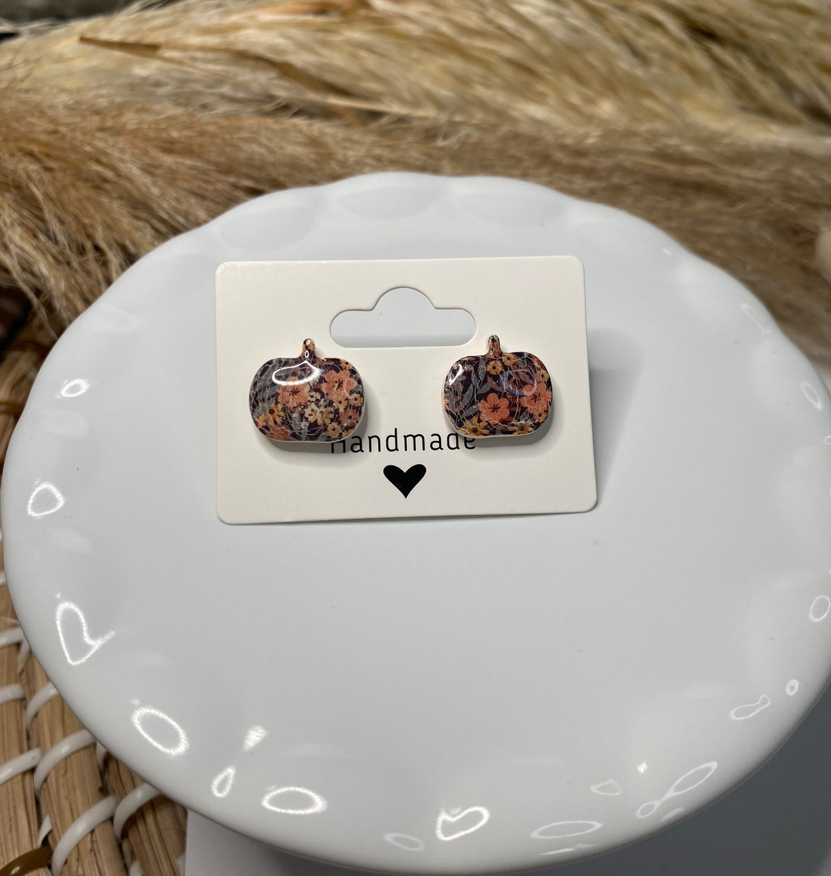 Vintage Pumpkin Stud