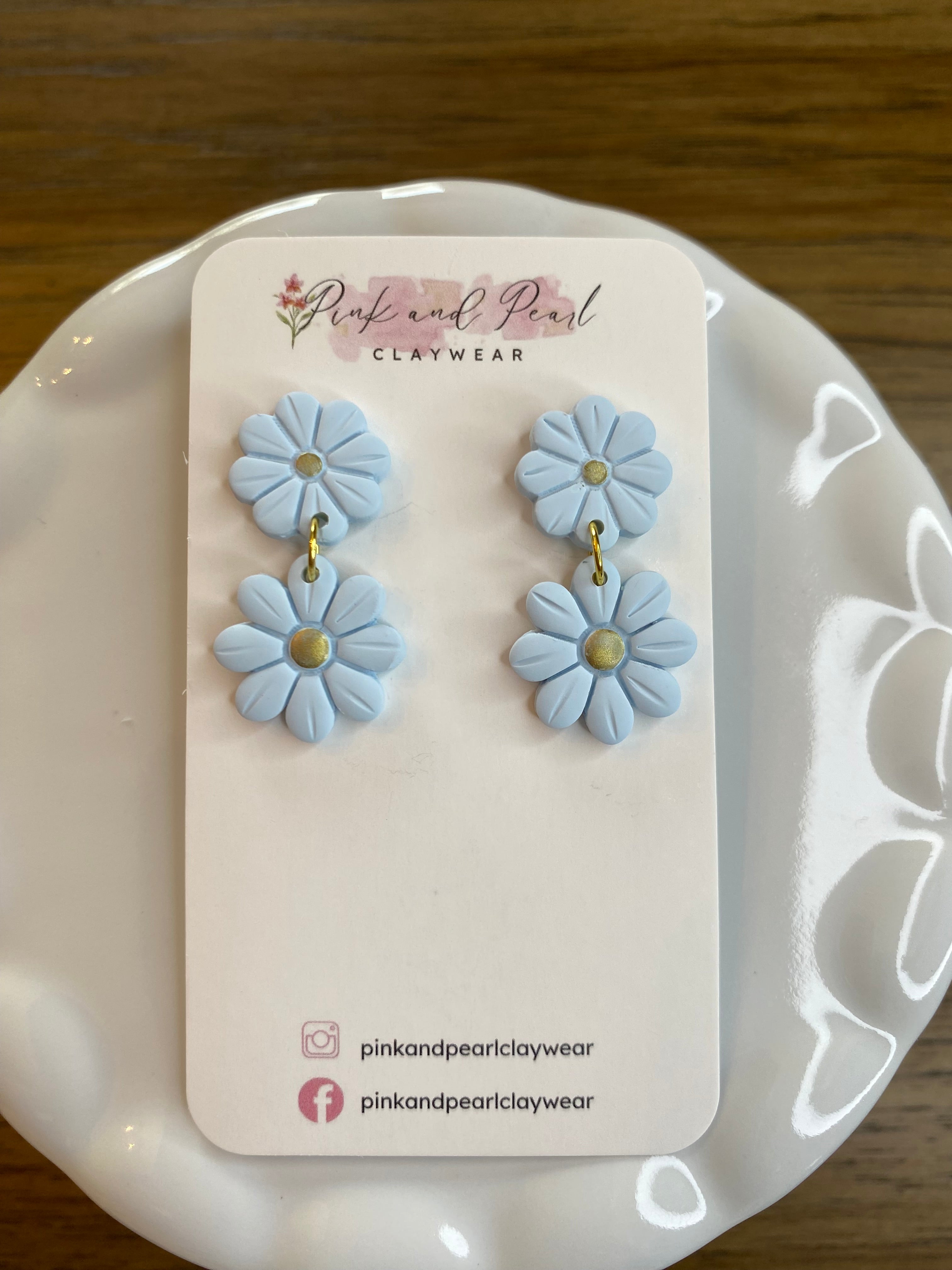 Double Daisy dangle in blue