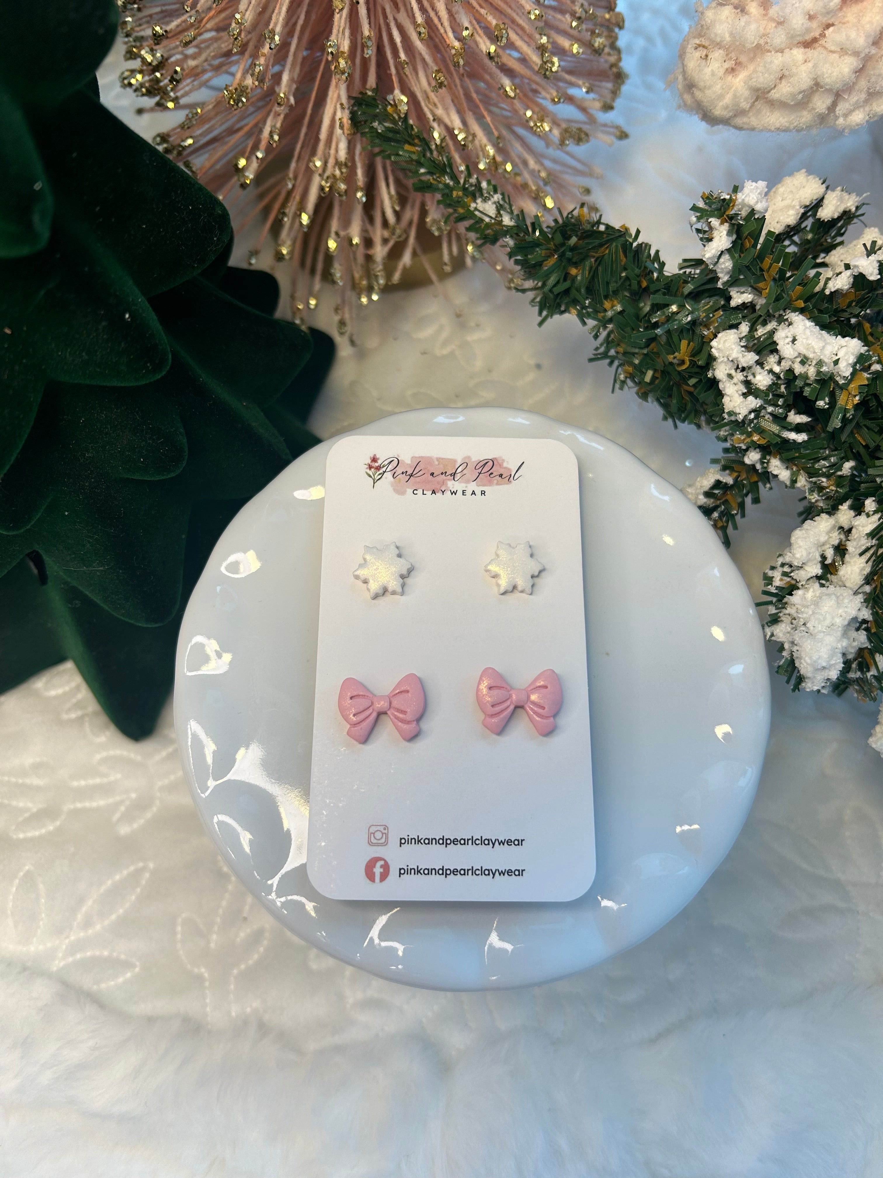 Bow & snowflake stud pack