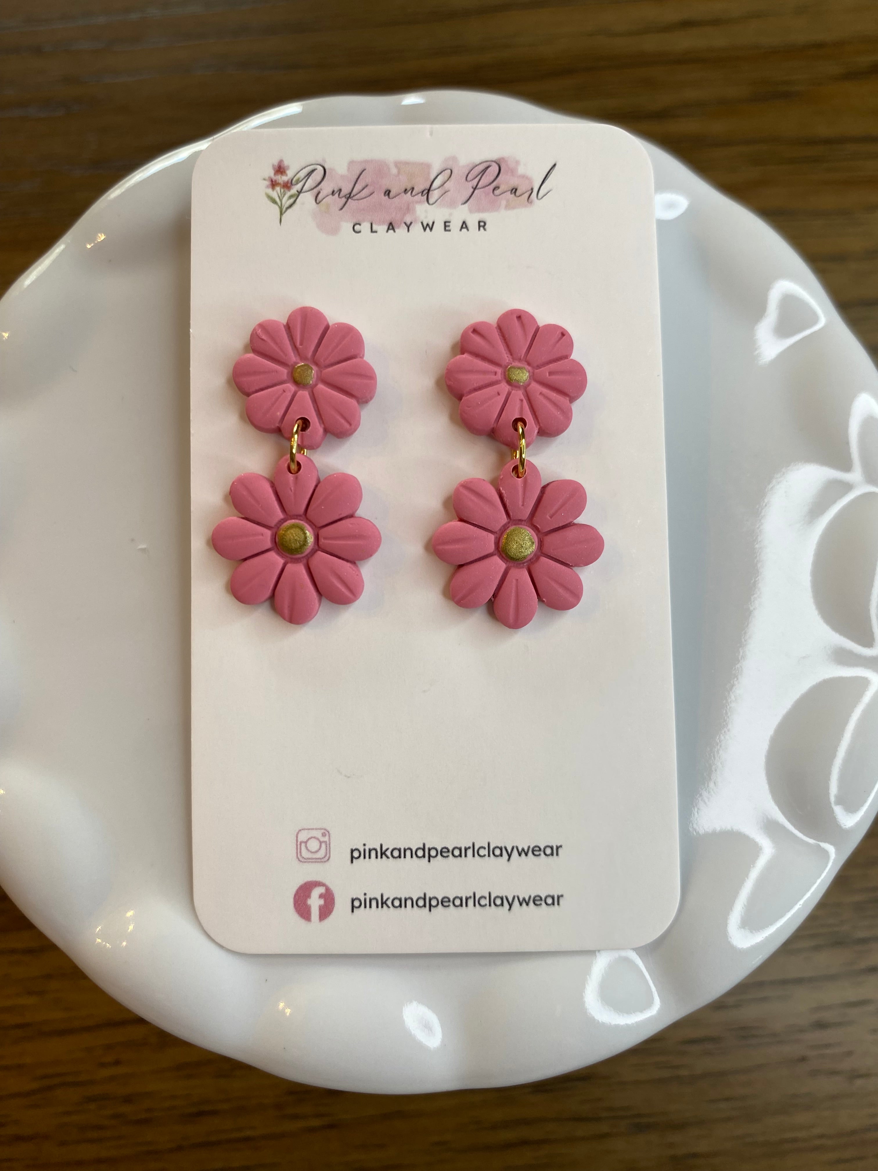 Double daisy in rasberry