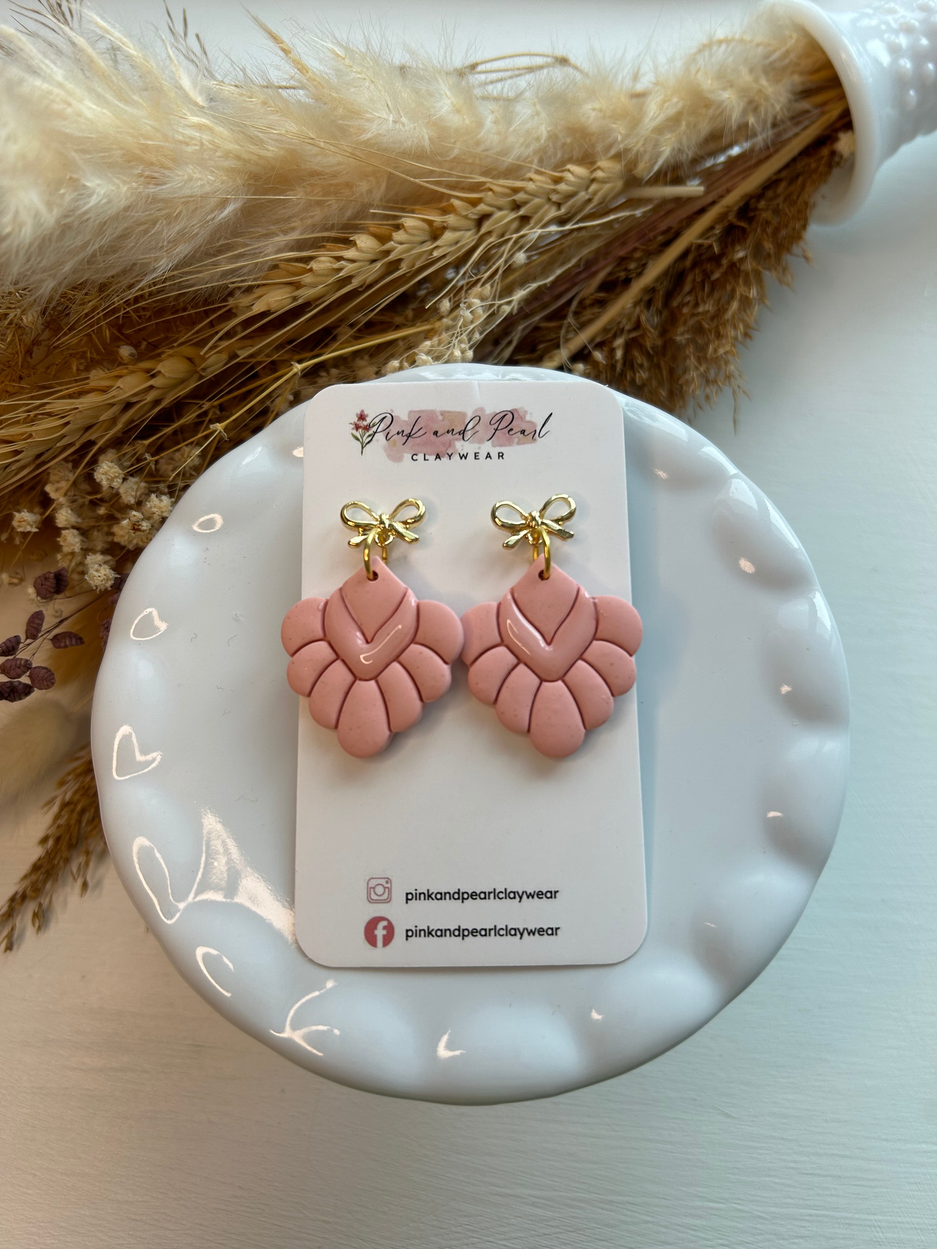 The Margaret in pink- bow topper